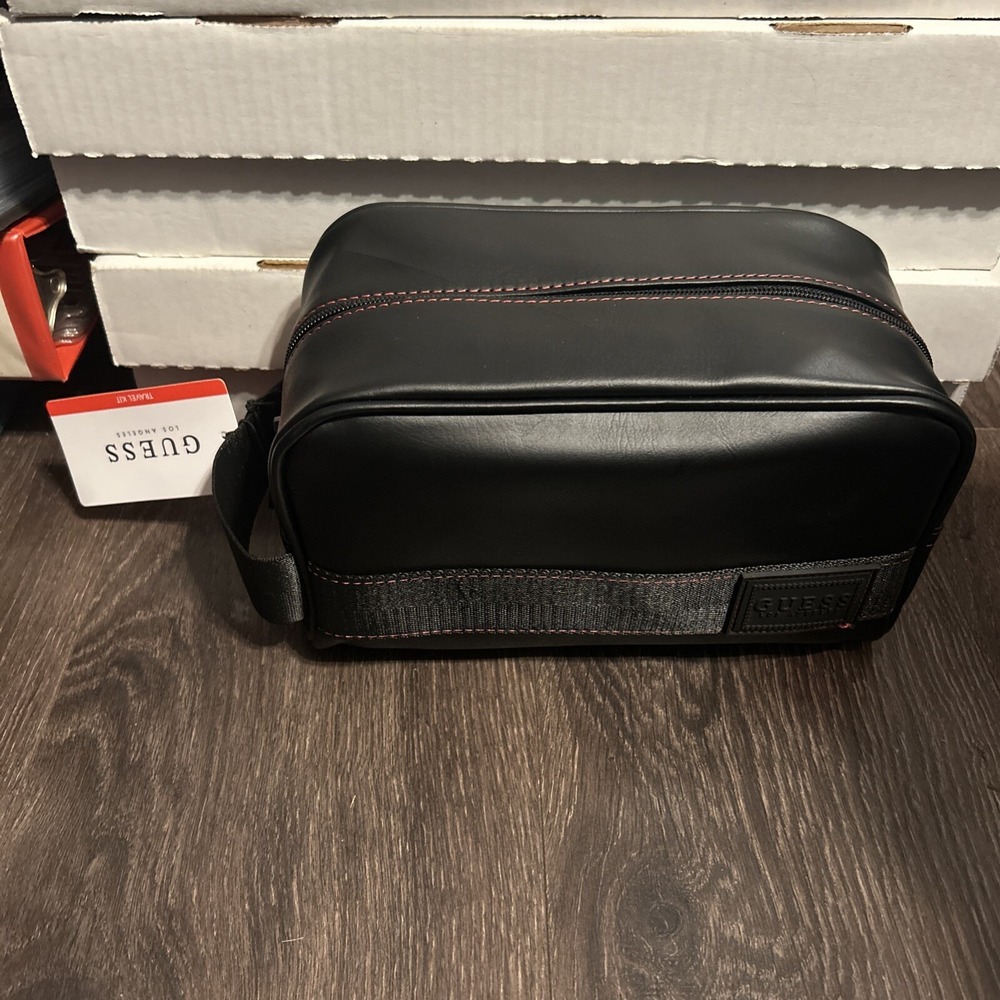 NEW MEDIUM MEN'S GUESS BLACK RED LEATHER HANDLE TOILETRY TRAVEL CASE BAG POCKET